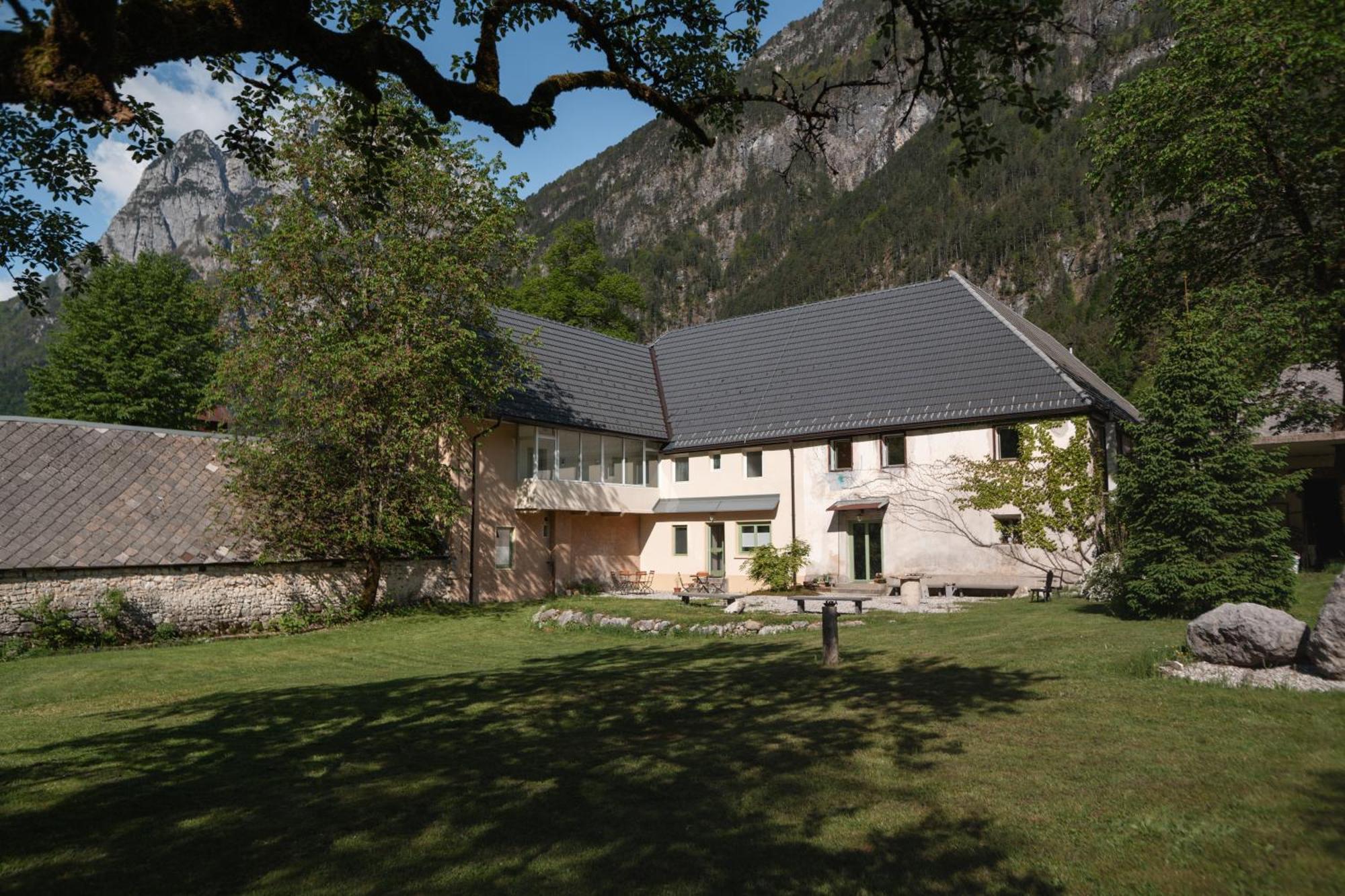 Gorska Roza Bed and Breakfast Log pod Mangartom Eksteriør billede