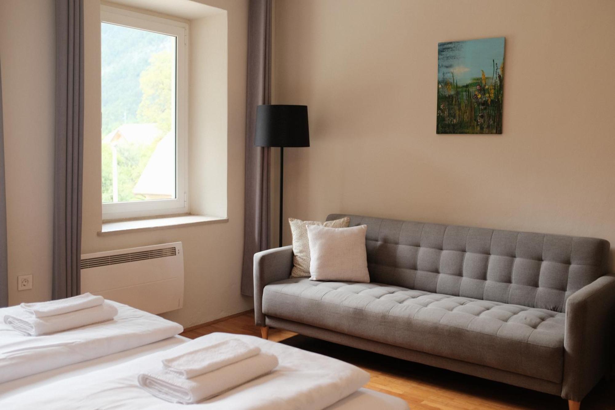 Gorska Roza Bed and Breakfast Log pod Mangartom Eksteriør billede